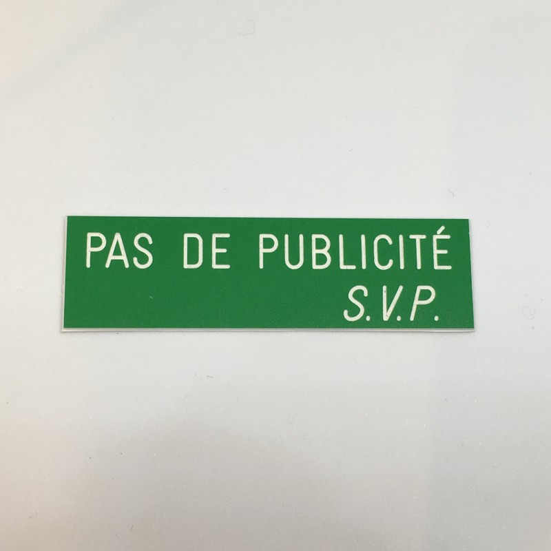 Plaque spéciale boîte aux lettres, fond vert, texte gravé blanc